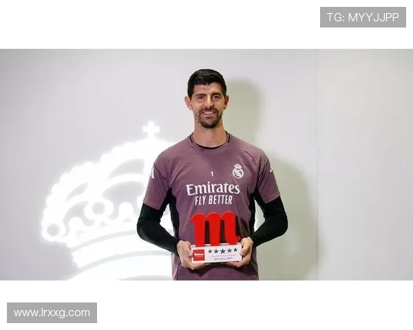 库尔图瓦：全队团结球迷助力无敌